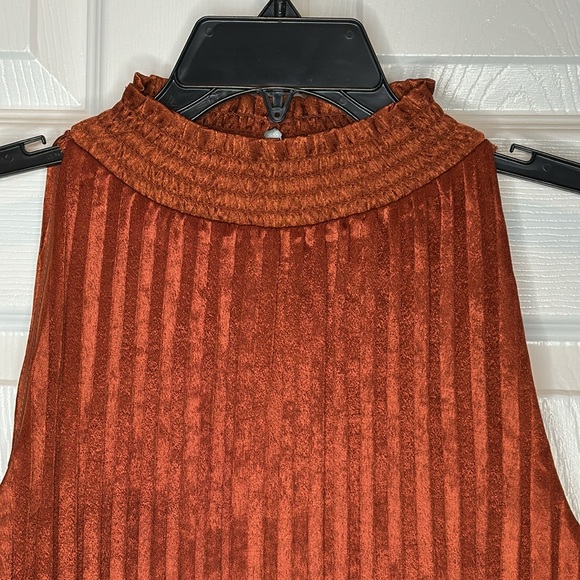 THML Sleeveless Blouse size Small - Picture 2 of 6